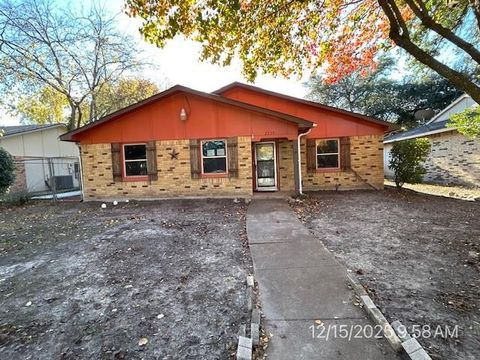 Photo of 2734 Clover Valley Drive #D, Garland, TX 75043 (MLS # 21136437)