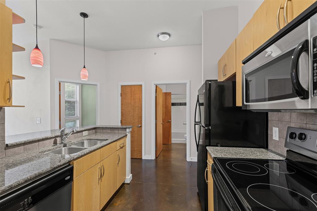 Texas & Pacific Lofts Condo - Residential Lease