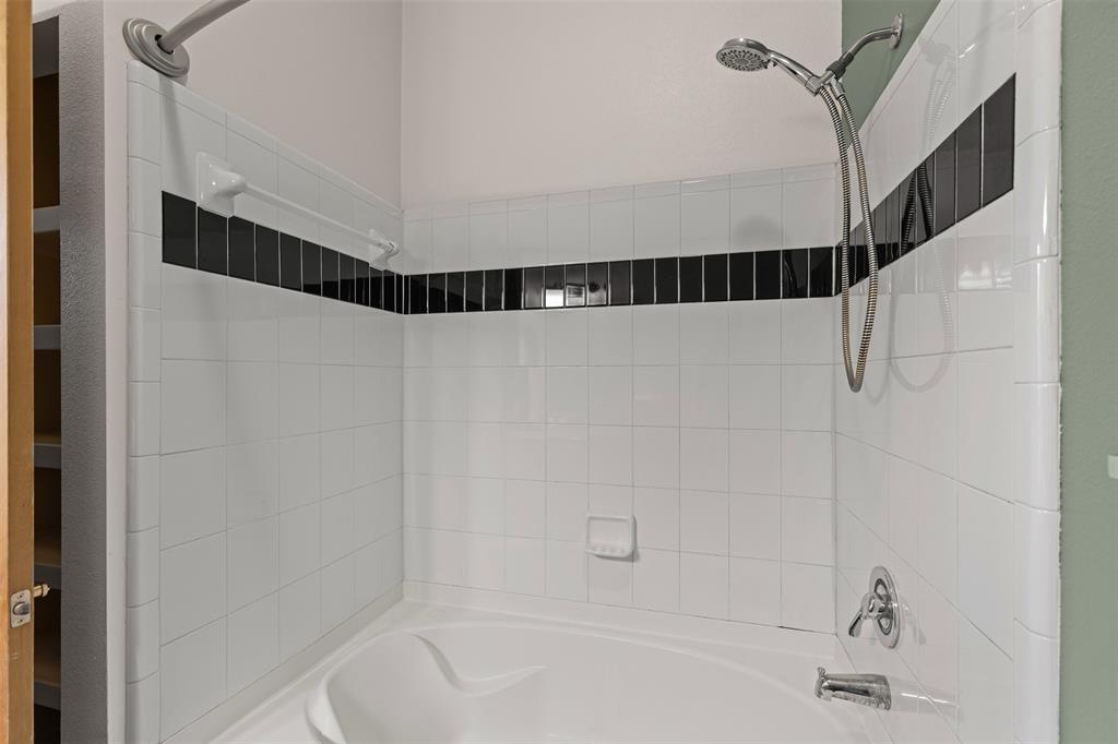 Texas & Pacific Lofts Condo - Residential Lease