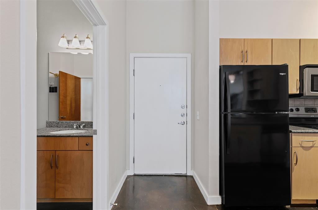 Texas & Pacific Lofts Condo - Residential Lease