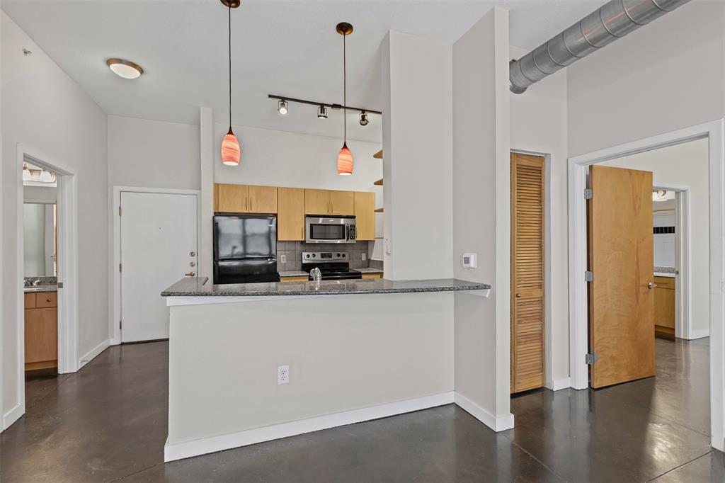 Texas & Pacific Lofts Condo - Residential Lease