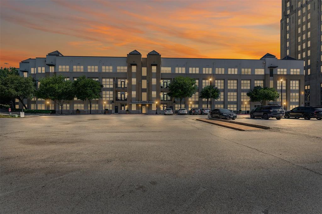 Texas & Pacific Lofts Condo - Residential Lease