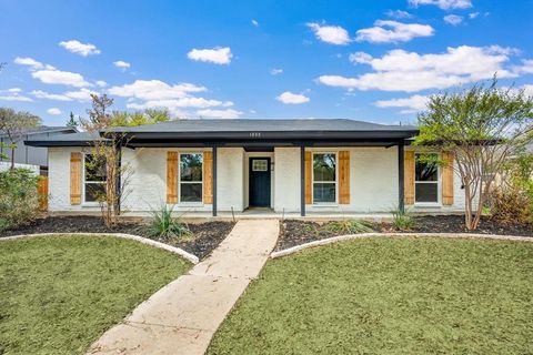 Single Family Residence in Carrollton TX 1833 Chamberlain Drive.jpg