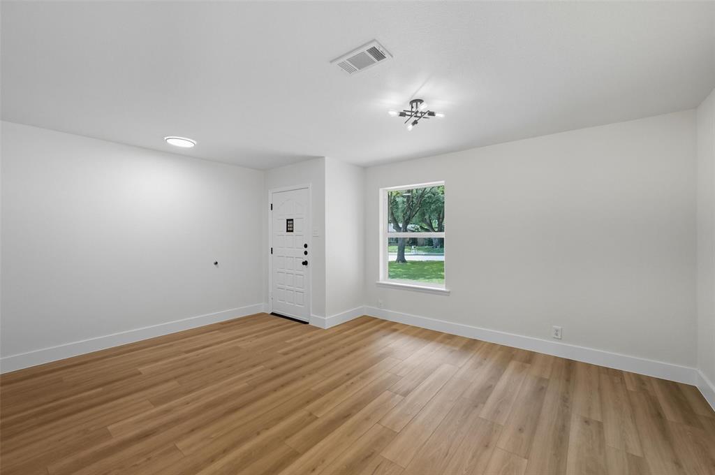5520 Oak Trail