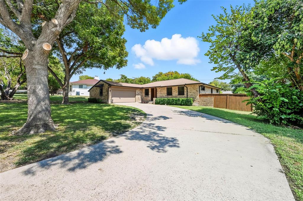 5520 Oak Trail