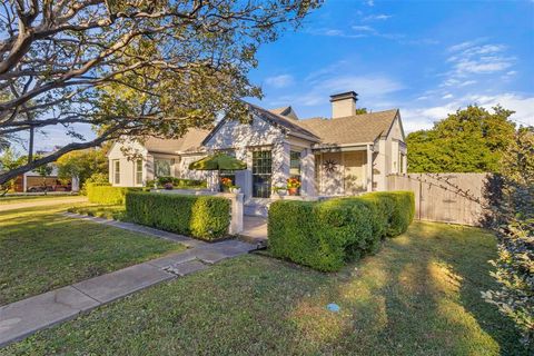 Tiny photo for 9461 Waterview Road, Dallas, TX 75218 (MLS # 21100646)