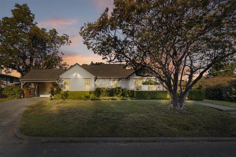 Tiny photo for 9461 Waterview Road, Dallas, TX 75218 (MLS # 21100646)
