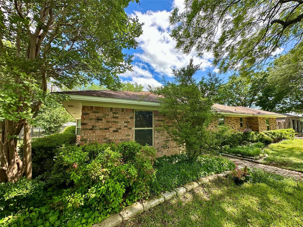 1524 Churchill Drive