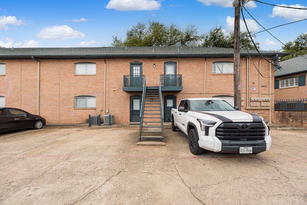 La Fontaine Condo - Residential