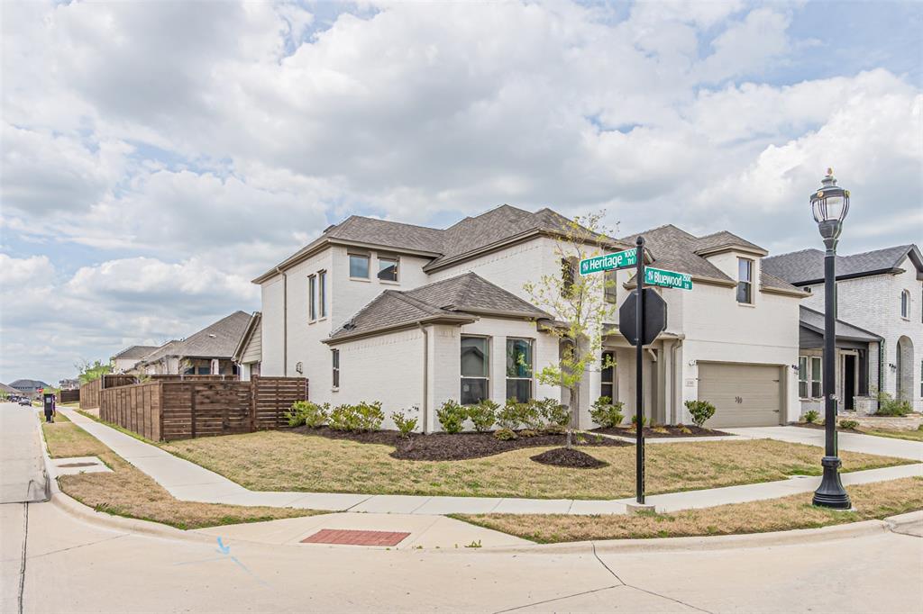 2500 Bluewood Lane