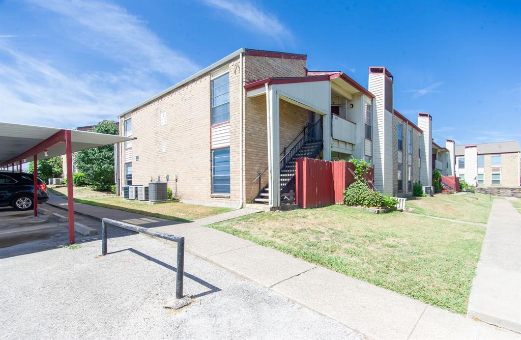 Centre Square 01 Condo - Residential