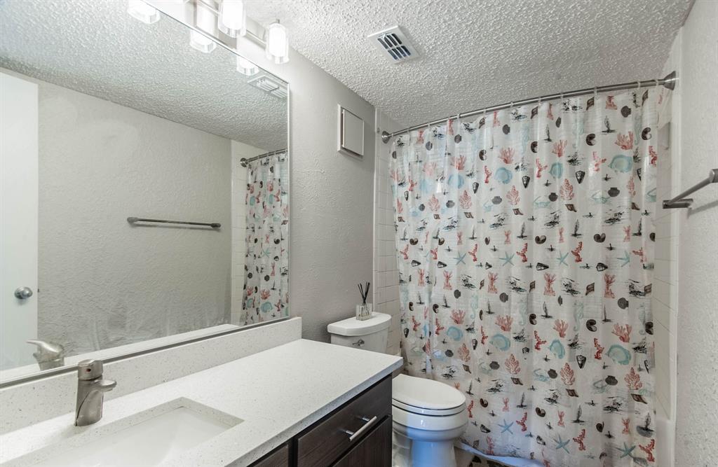 Centre Square 01 Condo - Residential