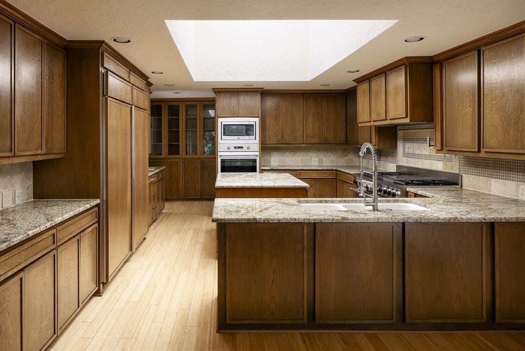 11298 Russwood Circle