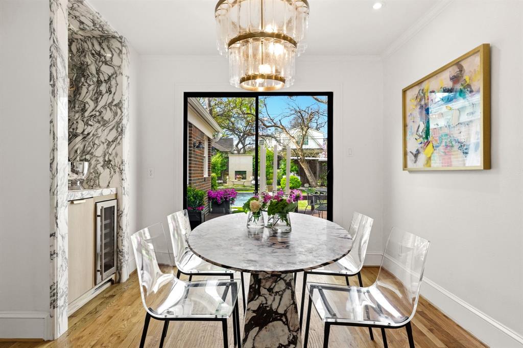 6939 Santa Monica Drive