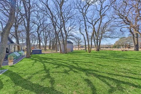 A home in Lake Kiowa