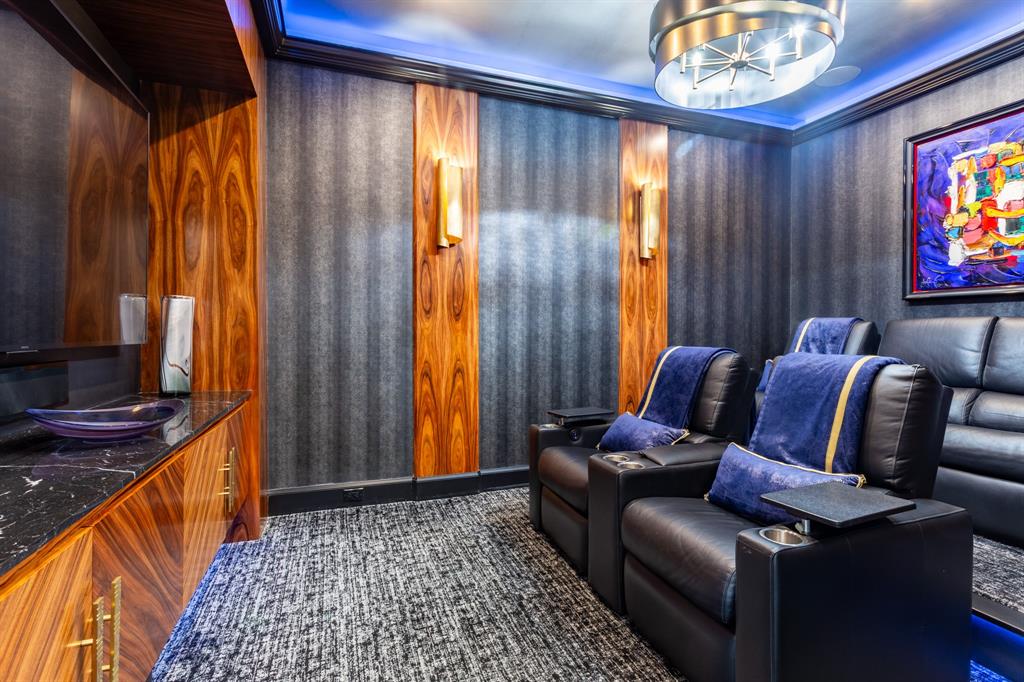 Ritz-Carlton Residences 1 - Residential