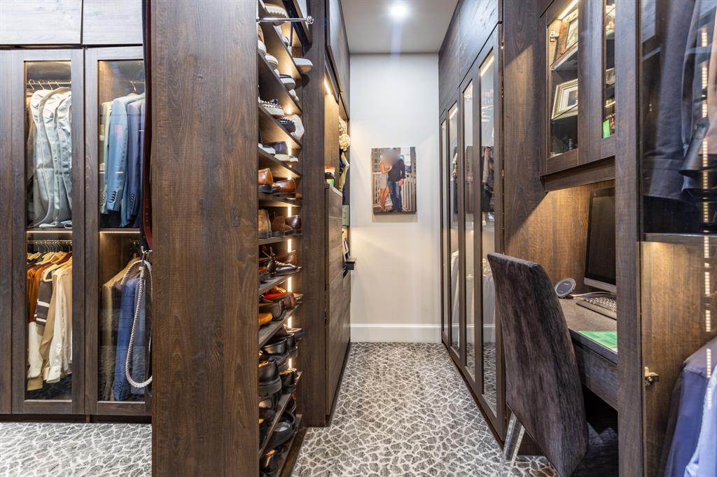 Ritz-Carlton Residences 1 - Residential