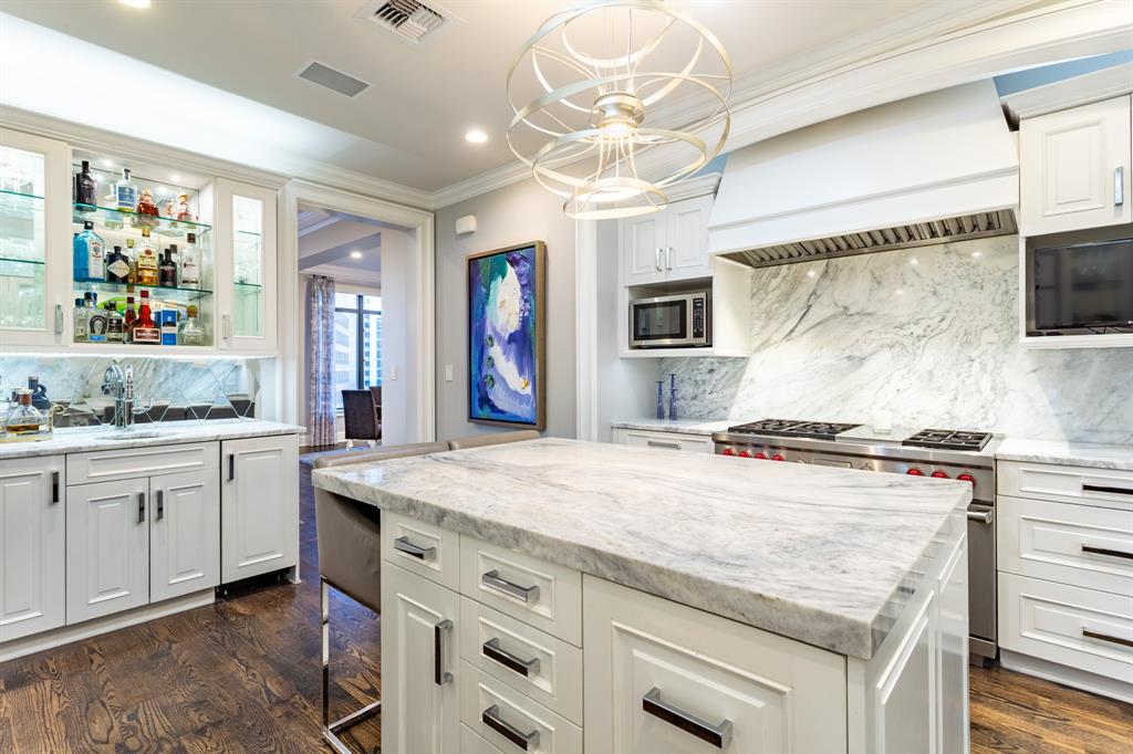 Ritz-Carlton Residences 1 - Residential