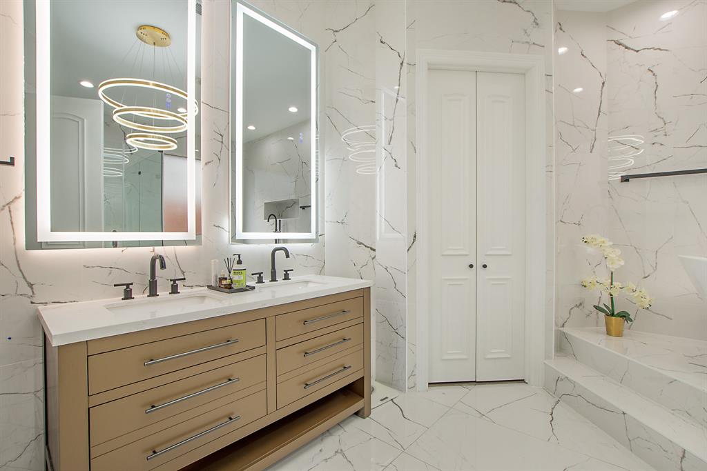 The Lakes On Legacy Drive Ph II - Residential