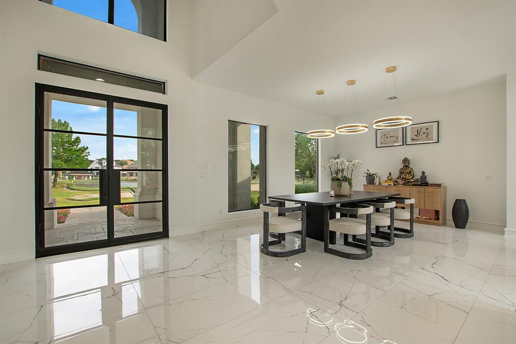 4824 Longvue Drive