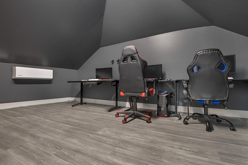 The Lakes On Legacy Drive Ph II - Residential