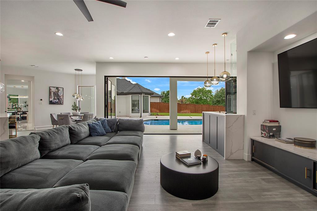 The Lakes On Legacy Drive Ph II - Residential