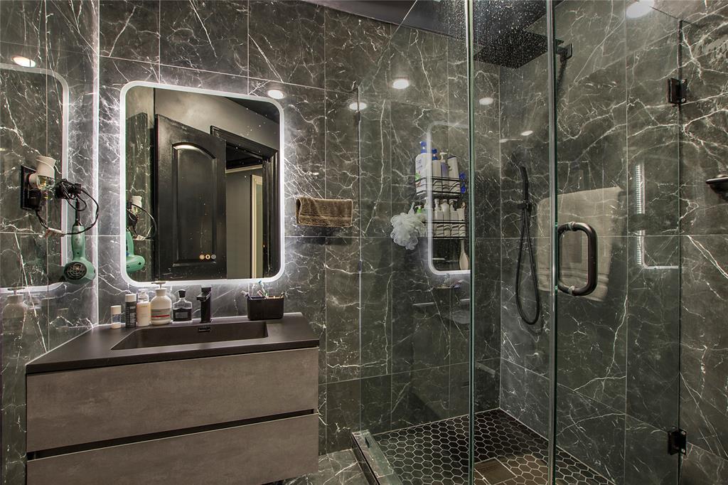 The Lakes On Legacy Drive Ph II - Residential