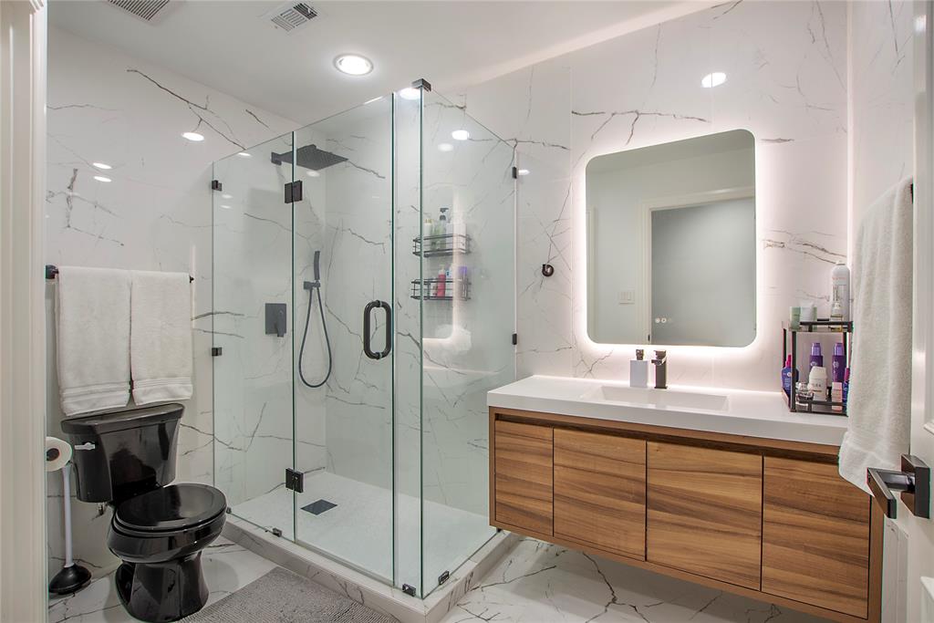 The Lakes On Legacy Drive Ph II - Residential