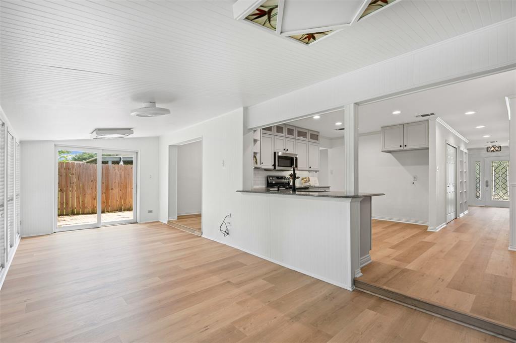 Arlington, Texas 76016, United States, 3 Bedrooms Bedrooms, ,2 BathroomsBathrooms,Residential,Pending,155744