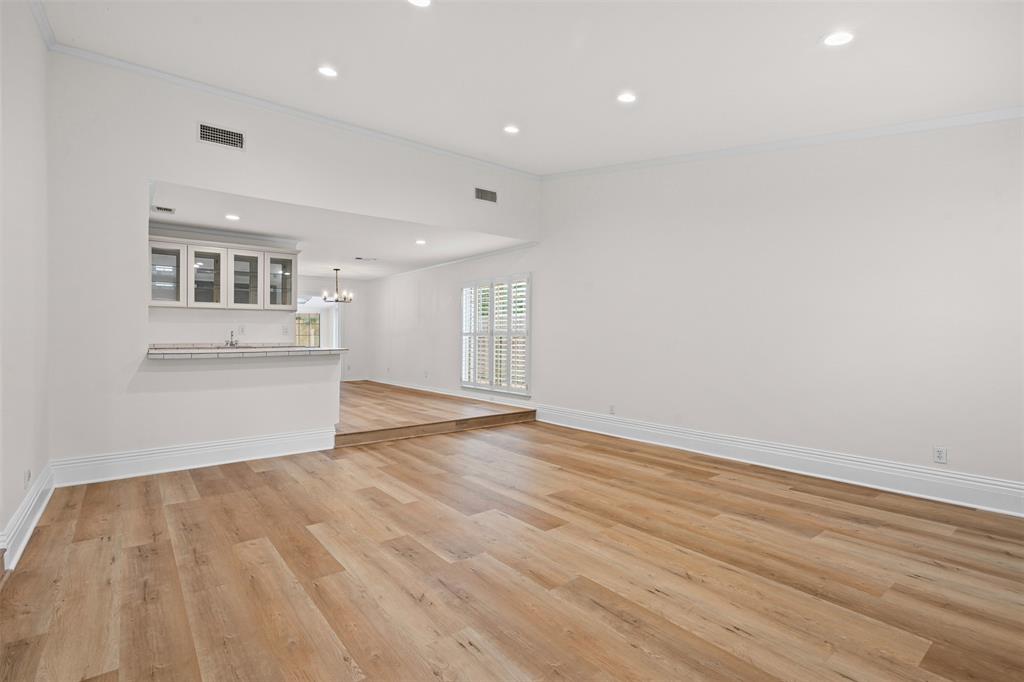 Arlington, Texas 76016, United States, 3 Bedrooms Bedrooms, ,2 BathroomsBathrooms,Residential,Pending,155744