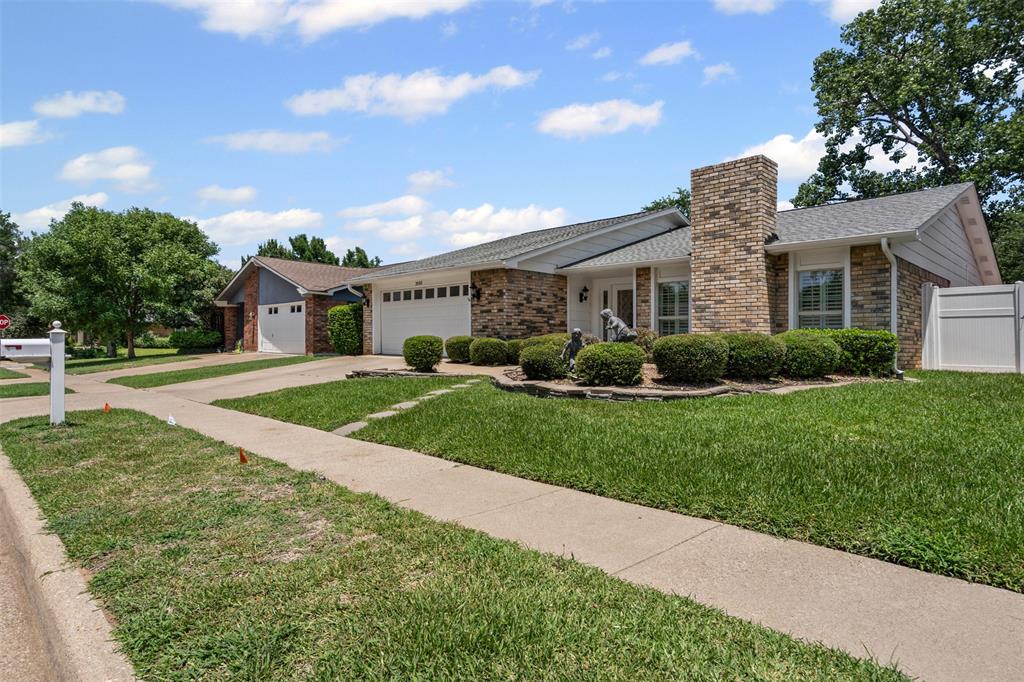 Arlington, Texas 76016, United States, 3 Bedrooms Bedrooms, ,2 BathroomsBathrooms,Residential,Pending,155744