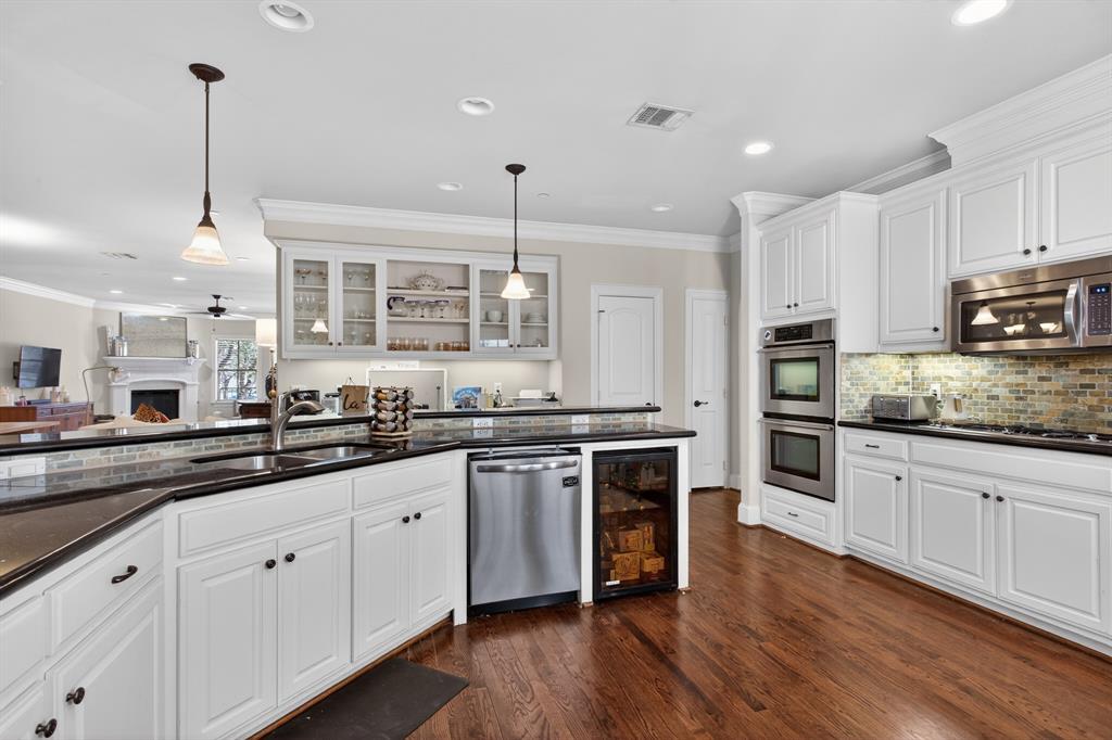 5801 Hillcrest Avenue 06