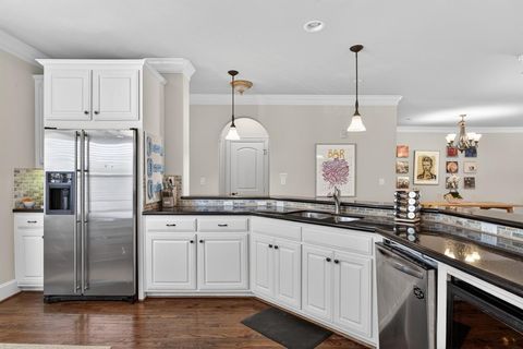 Tiny photo for 5801 Hillcrest Avenue #06, University Park, TX 75205 (MLS # 21173355)