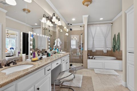 Tiny photo for 5801 Hillcrest Avenue #06, University Park, TX 75205 (MLS # 21173355)