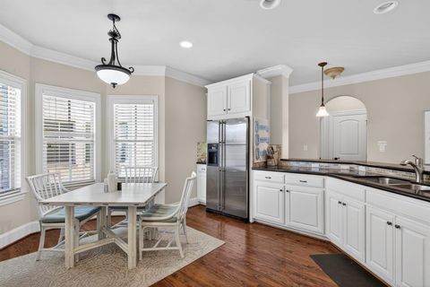 Tiny photo for 5801 Hillcrest Avenue #06, University Park, TX 75205 (MLS # 21173355)