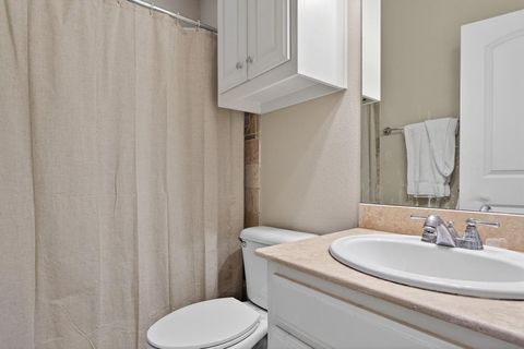 Tiny photo for 5801 Hillcrest Avenue #06, University Park, TX 75205 (MLS # 21173355)