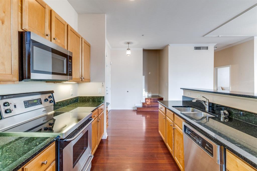 2305 Worthington Street 216