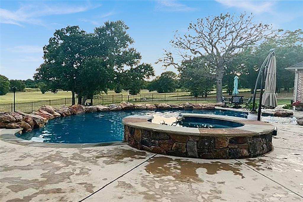 3830 Saddle Creek