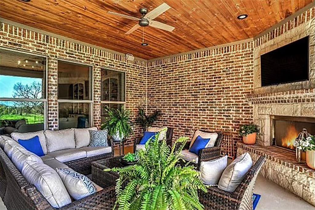 3830 Saddle Creek