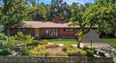 5754 Blueridge Drive Fort Worth TX 76112