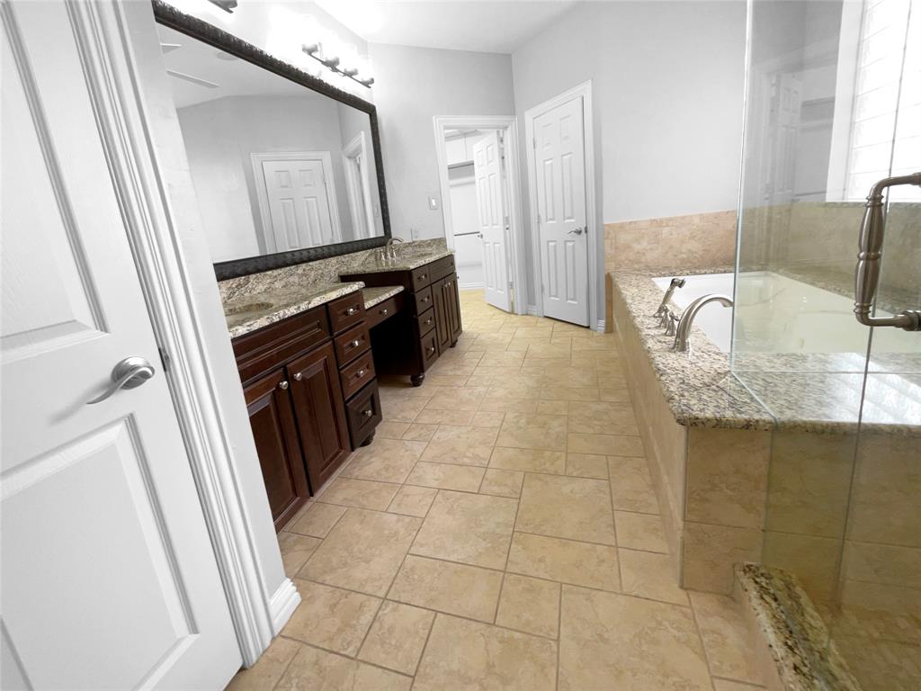 The Lakes On Legacy Drive Ph I - Residential