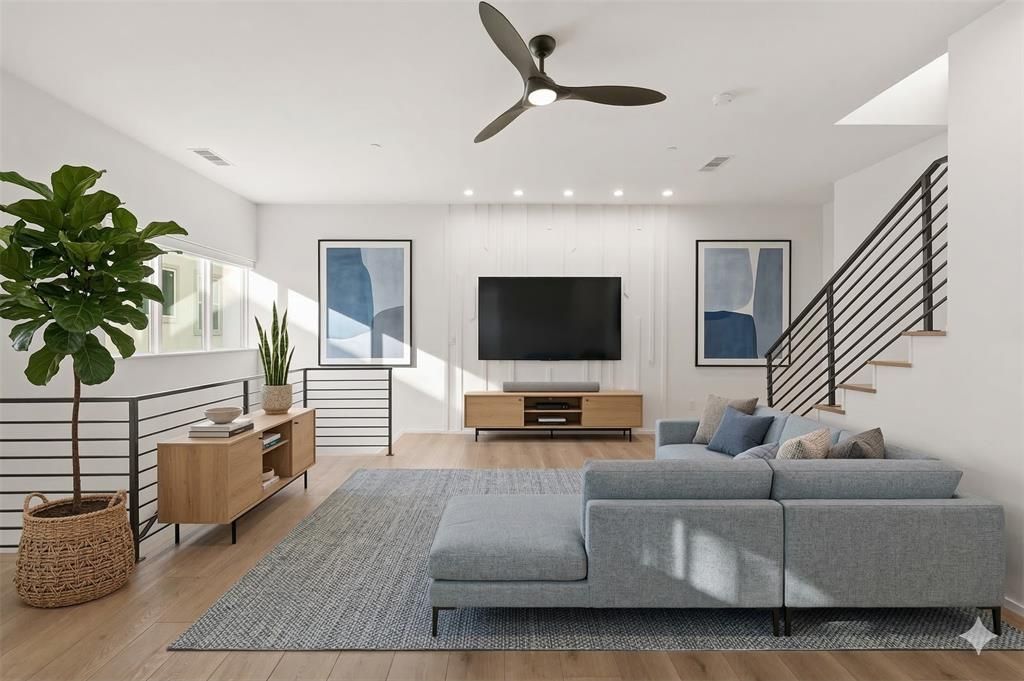 Photo of 2001 N Prairie Avenue #106, Dallas, TX 75204 (MLS # 21204354)