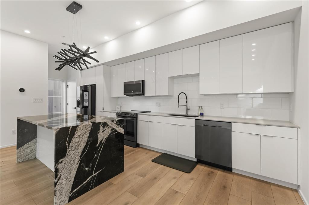 2001 N PRAIRIE CONDOS - Residential