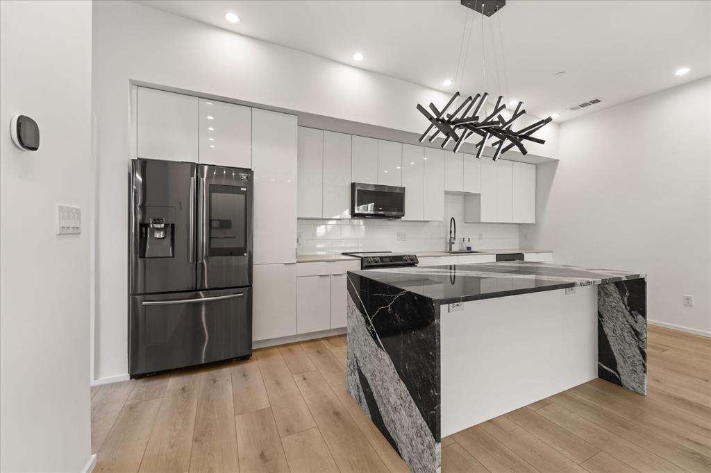 2001 N PRAIRIE CONDOS - Residential