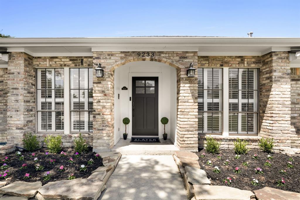 9233 Moss Farm Lane