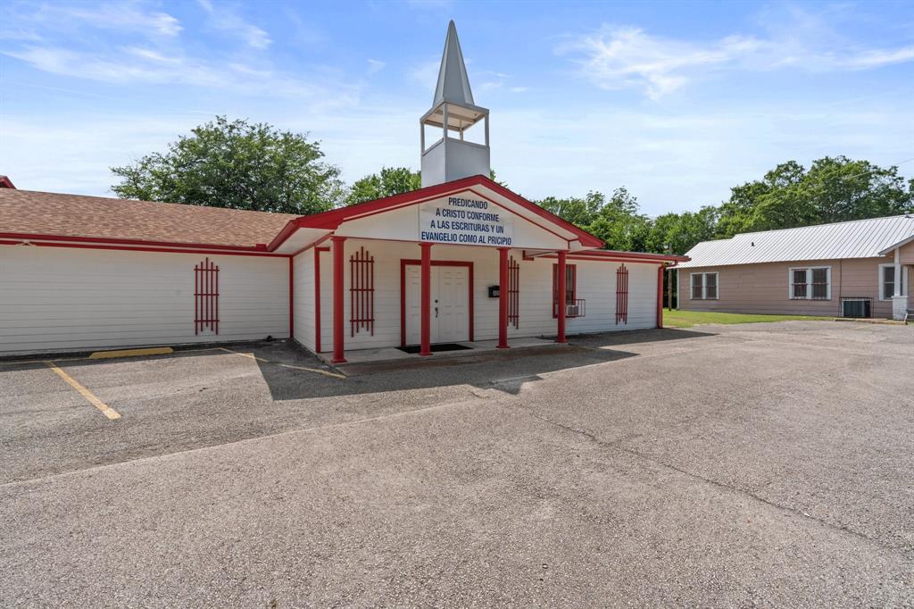 Corsicana - Commercial Sale