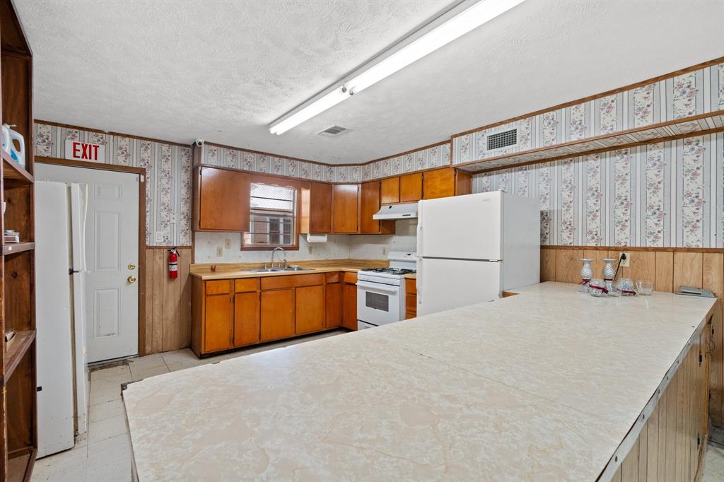 Corsicana - Commercial Sale