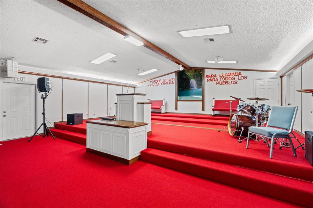 Corsicana - Commercial Sale