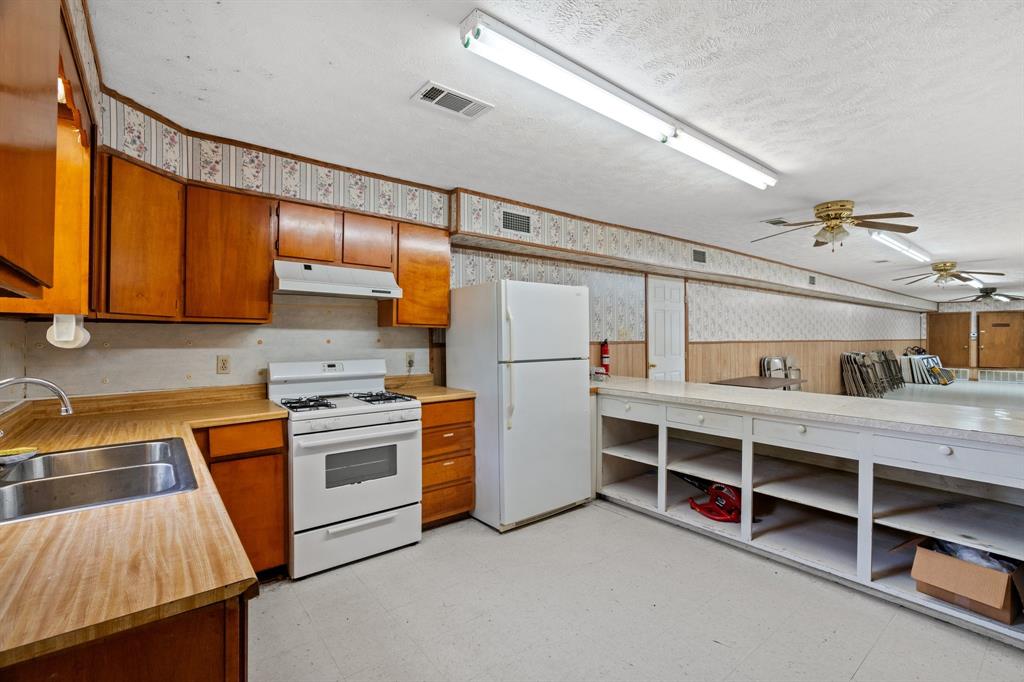 Corsicana - Commercial Sale