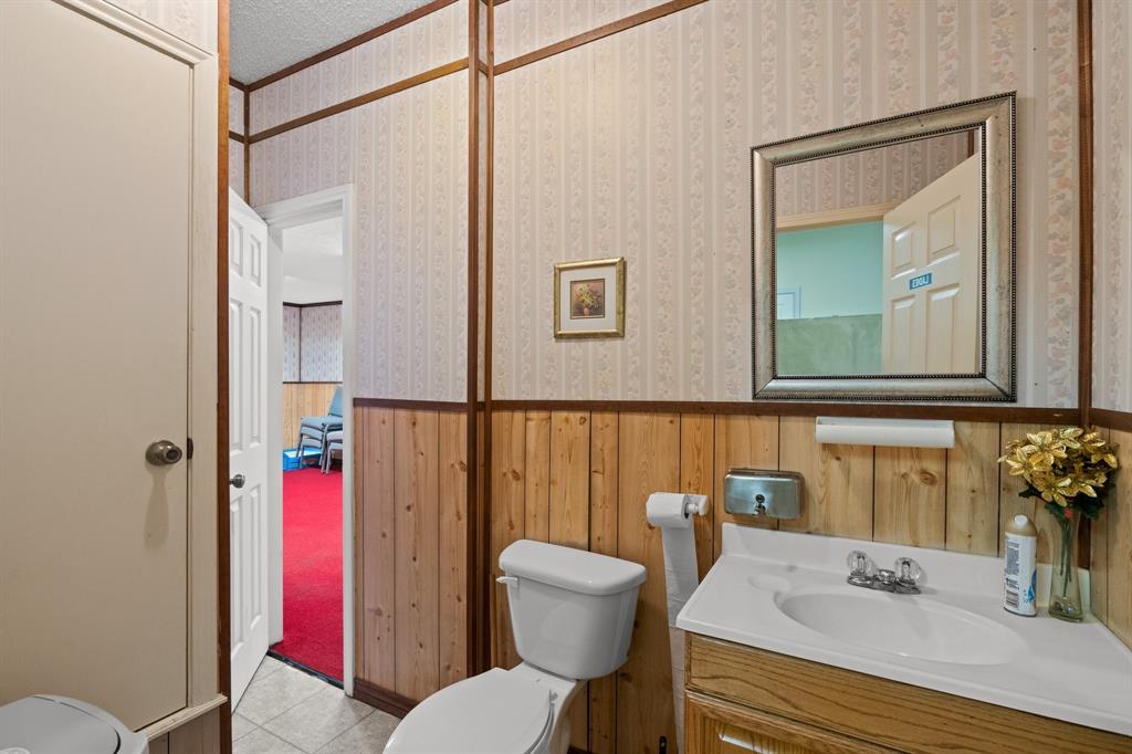 Corsicana - Commercial Sale